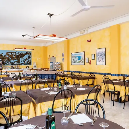 Cavallino Bianco 酒店 里米尼