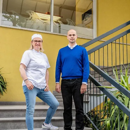 Cavallino Bianco Hotel 2*