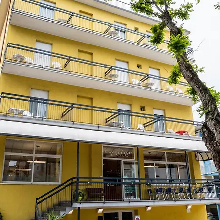 Otel Cavallino Bianco